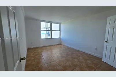 2899 Collins Ave #1005, Miami Beach, FL 33140 - Photo 3