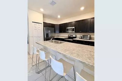 3344 W 105th Ter, Hialeah, FL 33018 - Photo 7
