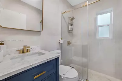 627 SW 7th Ave, Hallandale Beach, FL 33009 - Photo 17