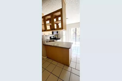 5500 W 21st Ct #204, Hialeah, FL 33016 - Photo 7