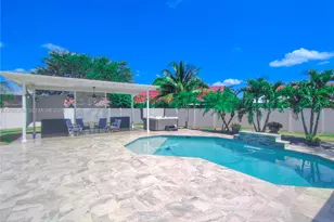 5780 Sun Pointe Cir, Boynton Beach, FL 33437 - Photo 1