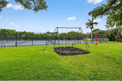 5780 Sun Pointe Circle, Boynton Beach, FL 33437 - Photo 37