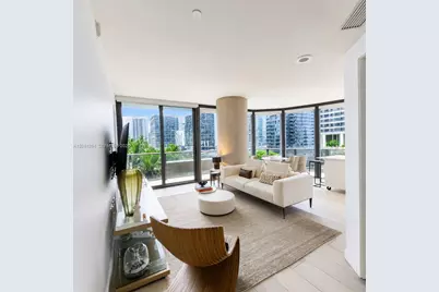 55 SW 9th St #1001, Miami, FL 33130 - Photo 5