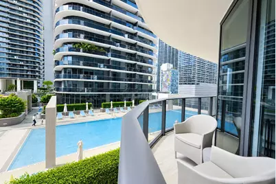 55 SW 9th St #1001, Miami, FL 33130 - Photo 11