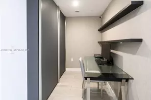 55 SW 9th St, Miami, FL 33130 - Photo 23