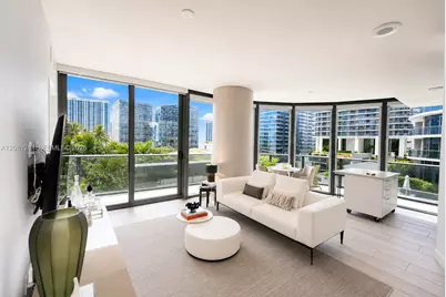 55 SW 9th St #1001, Miami, FL 33130 - Photo 3