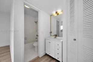 390 NW 86th Ct, Miami, FL 33126 - Photo 11