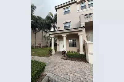 5630 NW 114th Path #101, Doral, FL 33178 - Photo 3