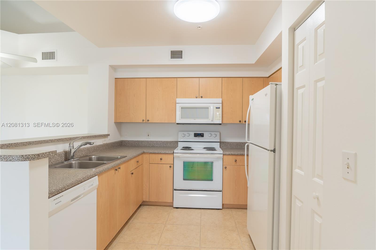 7920 N Nob Hill Rd #305 - 7920 N Nob Hill Rd #305, Tamarac, FL 33321 Luxury Property | Jose Angel Pina