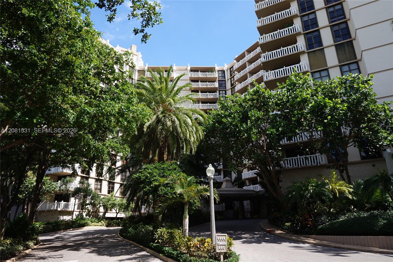 1121 Crandon Blvd #E1006 - 1121 Crandon Blvd #E1006, Key Biscayne, FL 33149 Luxury Property | Jose Angel Pina