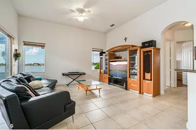 18633 SW 24th St, Miramar, FL 33029 - Photo 17