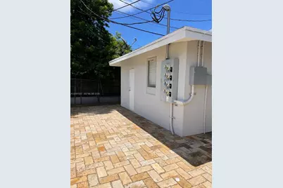 821 SW 29th Ct, Miami, FL 33135 - Photo 27