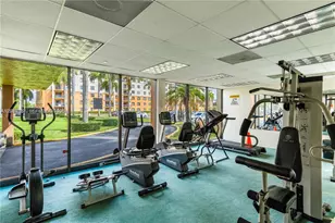 9360 Fontainebleau Blvd, Miami, FL 33172 - Photo 21