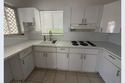3500 NW 16th Ter, Miami, FL 33125 - Photo 15