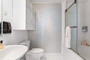 10 SW South River Dr, Miami, FL 33130 - Photo 17