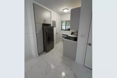625 SW 5th Ave #10, Miami, FL 33130 - Photo 7