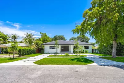 6853 S Waterway Dr, Miami, FL 33155 - Photo 1