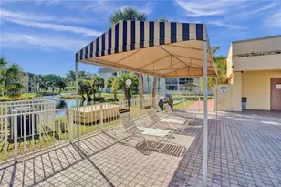 8325 Sunrise Lakes Blvd, Sunrise, FL 33322 - Photo 5