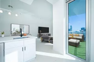 185 SW 7th St, Miami, FL 33130 - Photo 3