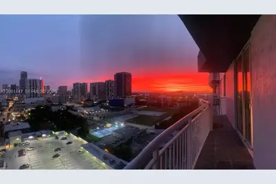 275 NE 18th St #1907, Miami, FL 33132 - Photo 3