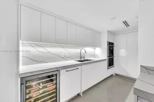 9801 Collins Ave, Bal Harbour, FL 33154 - Photo 3