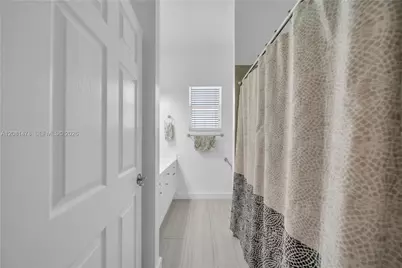 11142 Lakeland Cir, Other City - In The State Of Florida, FL 33913 - Photo 21