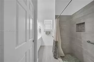 11142 Lakeland Cir, Other City - In The State Of Florida, FL 33913 - Photo 23