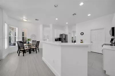 11142 Lakeland Cir, Other City - In The State Of Florida, FL 33913 - Photo 29