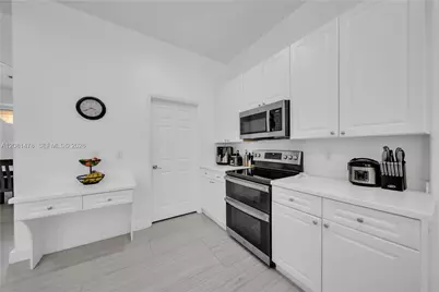 11142 Lakeland Cir, Other City - In The State Of Florida, FL 33913 - Photo 31