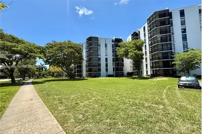 3475 N Country Club Dr #615, Aventura, FL 33180 - Photo 17