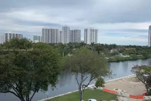 3475 N Country Club Dr, Aventura, FL 33180 - Photo 9