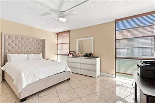 3475 N Country Club Dr, Aventura, FL 33180 - Photo 17