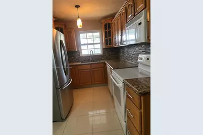 758 E 20th St, Hialeah, FL 33013 - Photo 3