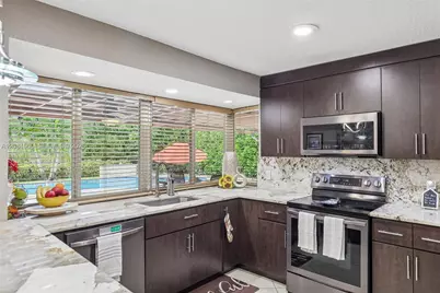 8835 NW 27th St, Coral Springs, FL 33065 - Photo 13