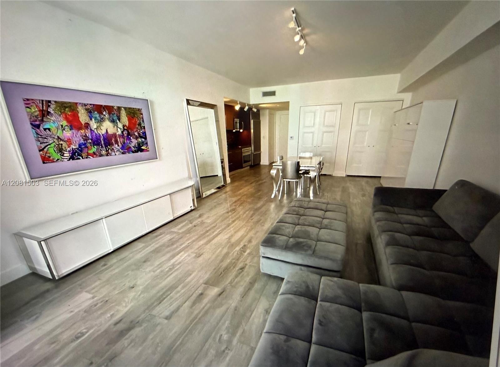 475 Brickell Ave #4910