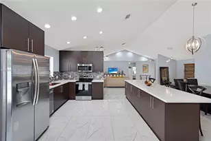 729 NW 161st Ave, Pembroke Pines, FL 33028 - Photo 9