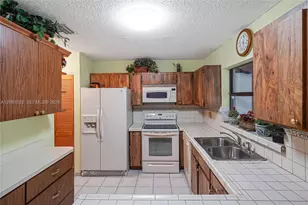 12611 SW 9th Terrace, Miami, FL 33184 - Photo 9