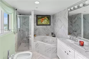 5900 Collins Ave, Miami Beach, FL 33140 - Photo 19