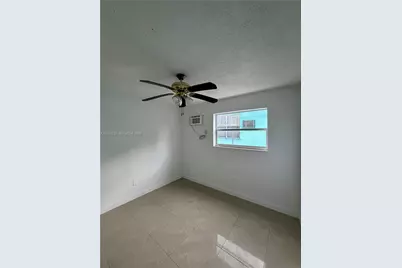 1045 SW 4th St #2, Miami, FL 33130 - Photo 13