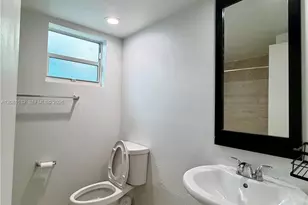 1045 SW 4th St, Miami, FL 33130 - Photo 7