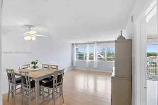 330 SE 2nd St, Hallandale Beach, FL 33009 - Photo 11