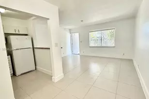 42 SW 14th St, Dania Beach, FL 33004 - Photo 5