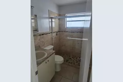 1575 NW 1st St #3, Miami, FL 33125 - Photo 9