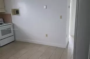 1575 NW 1st St, Miami, FL 33125 - Photo 5