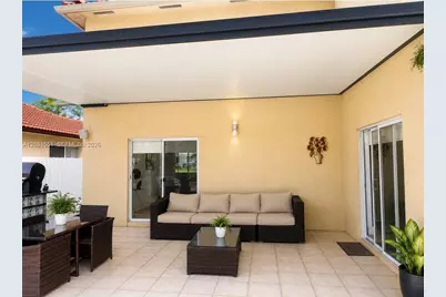 7983 NW 186th Ter, Hialeah, FL 33015 - Photo 19
