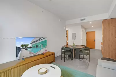11 NE 6th St #610, Miami, FL 33132 - Photo 11