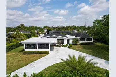 10275 SW 112th St, Miami, FL 33176 - Photo 1