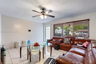 985 SE 2nd Pl, Hialeah, FL 33010 - Photo 5