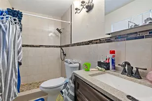 985 SE 2nd Pl, Hialeah, FL 33010 - Photo 23