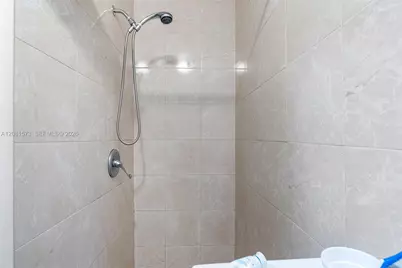 985 SE 2nd Pl, Hialeah, FL 33010 - Photo 21